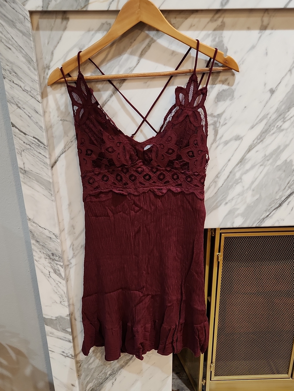 Lace-Detail Spaghetti Strap Mini Dress in Burgundy